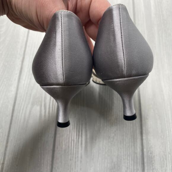 Stuart Weitzman Women's Vintage Slip On Silver Satin D-Orsay Heels Size 8 - Picture 6 of 11